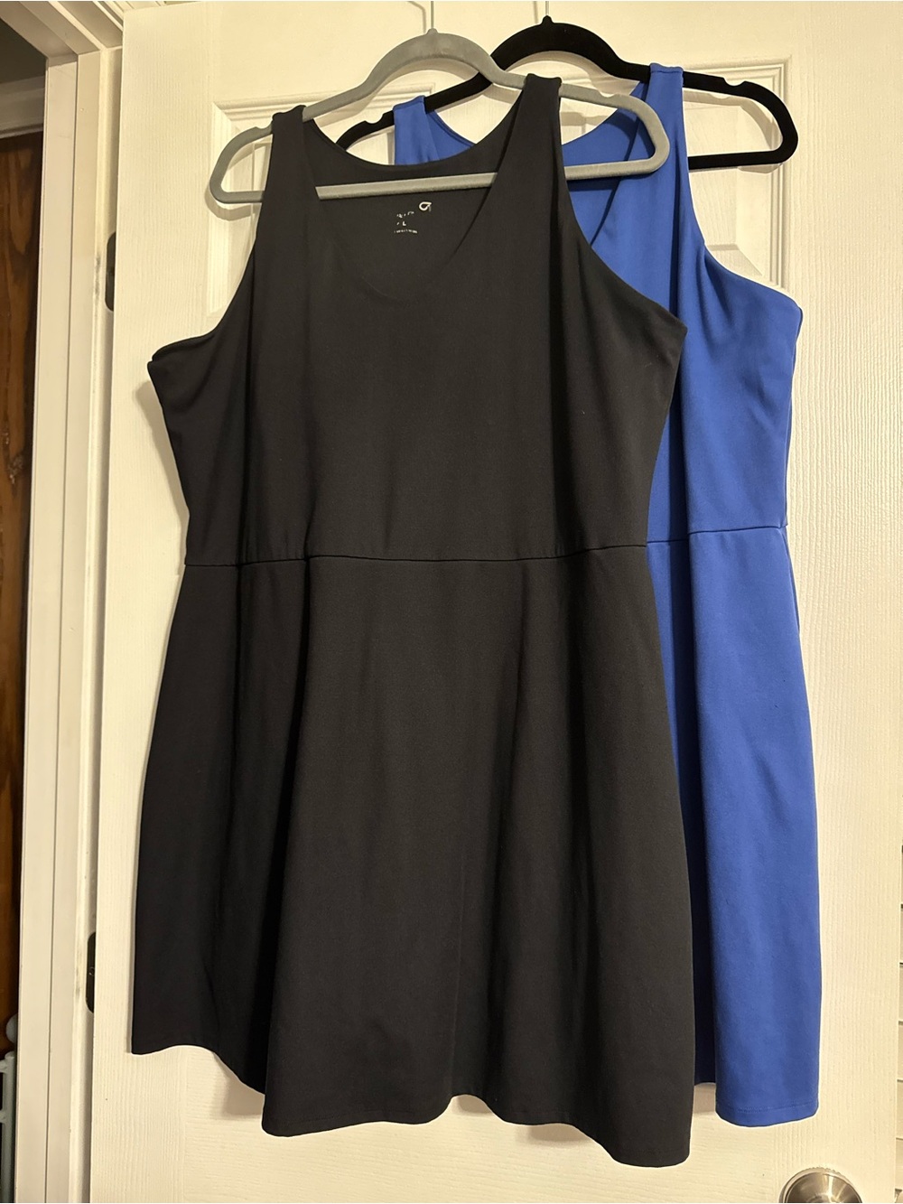 Black and Blue Sleeveless Scoop Neck Dresses